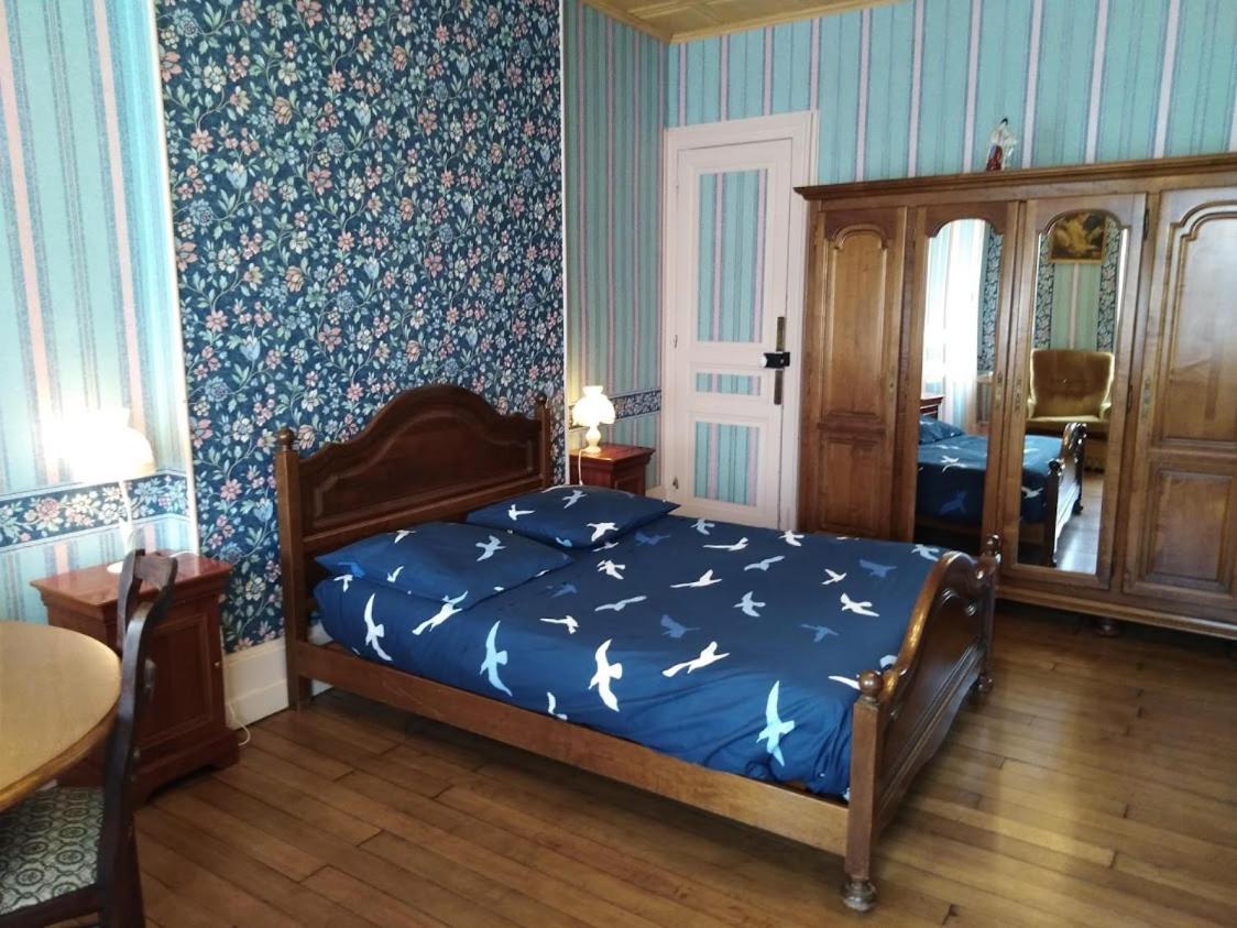 Le Point Du Jour Bed & Breakfast Revin  ภายนอก รูปภาพ