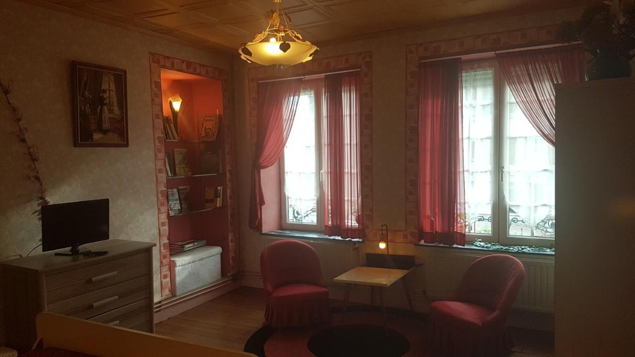 Le Point Du Jour Bed & Breakfast Revin  ภายนอก รูปภาพ