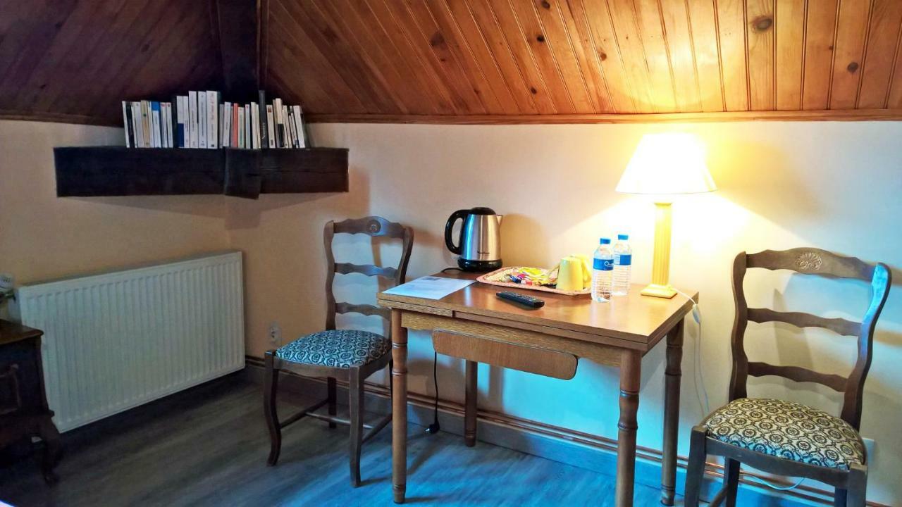 Le Point Du Jour Bed & Breakfast Revin  ภายนอก รูปภาพ
