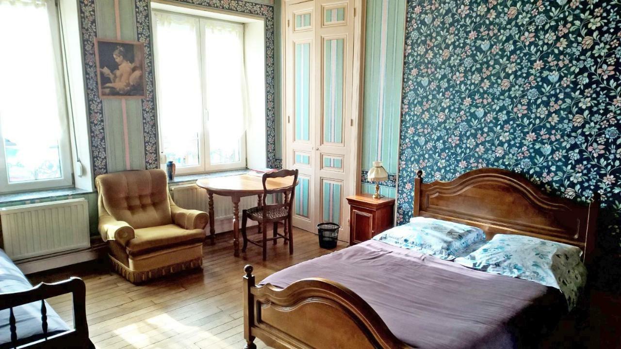 Le Point Du Jour Bed & Breakfast Revin  ภายนอก รูปภาพ